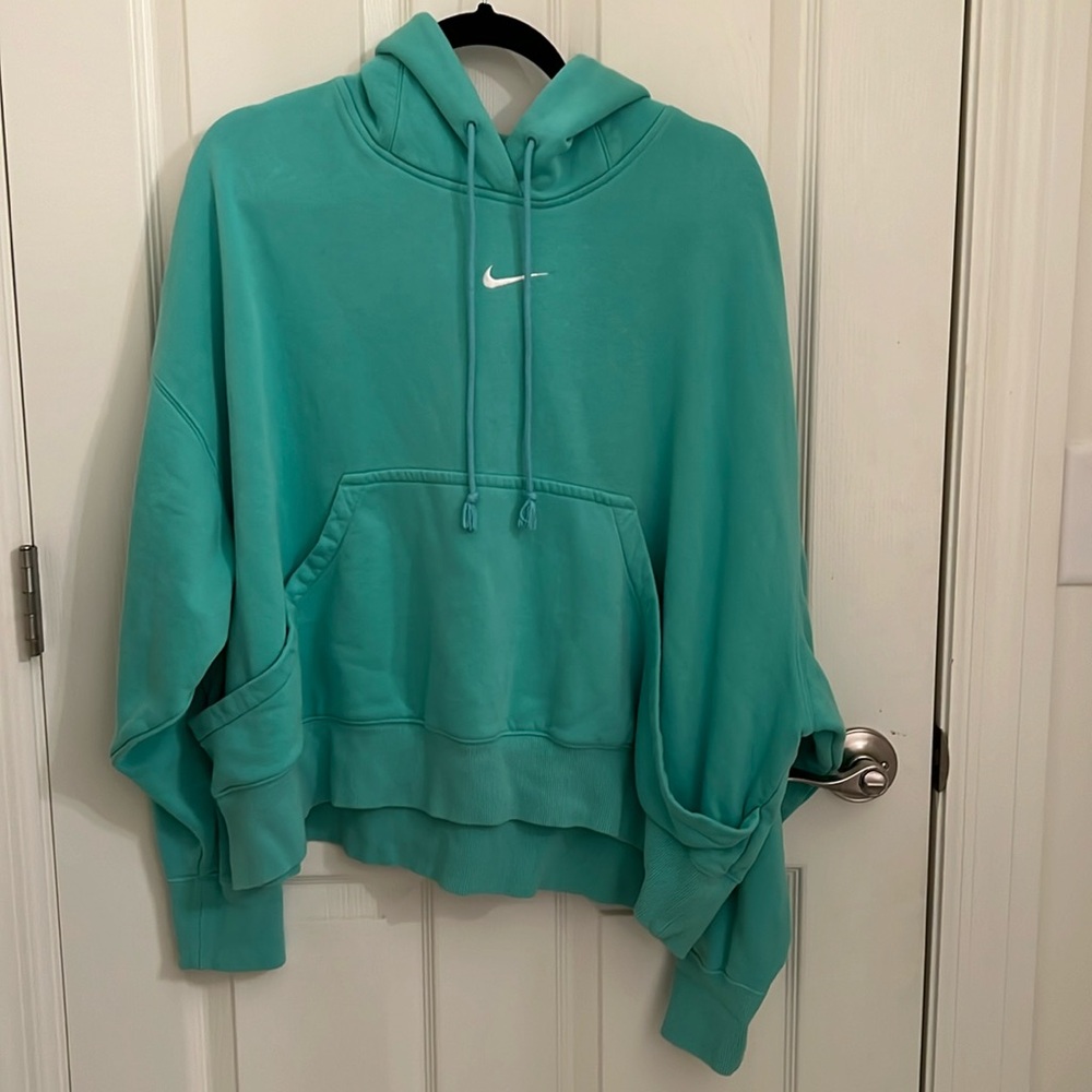 Nike Women’s Oversized Pullover Hoodie Pheonix Fleece